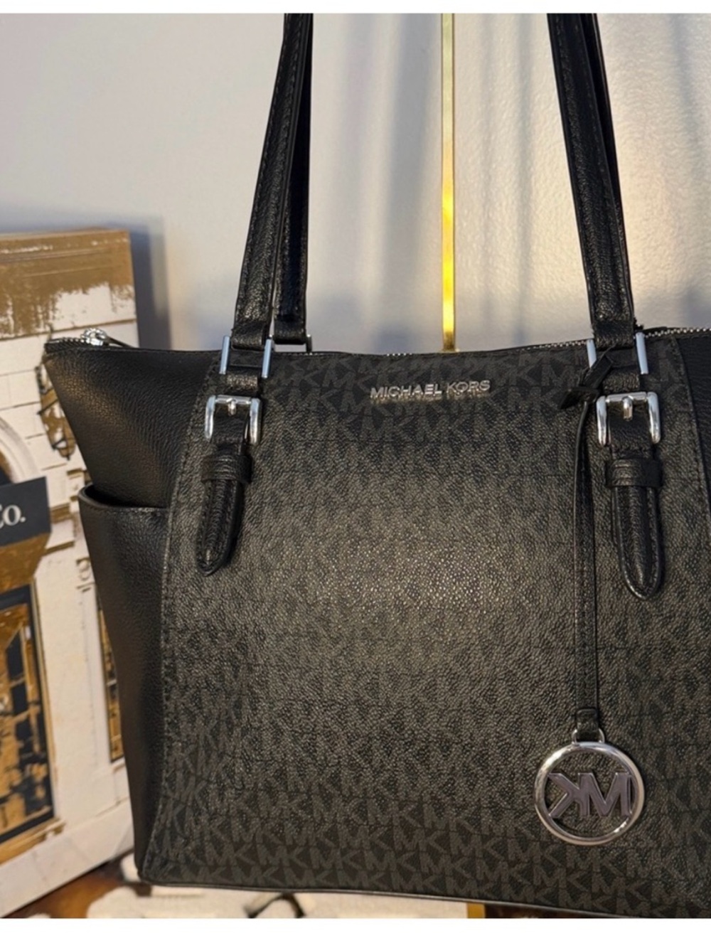Michael Kors Chic Black MK Monogram Log Tote w/ zip top & side pockets EUC